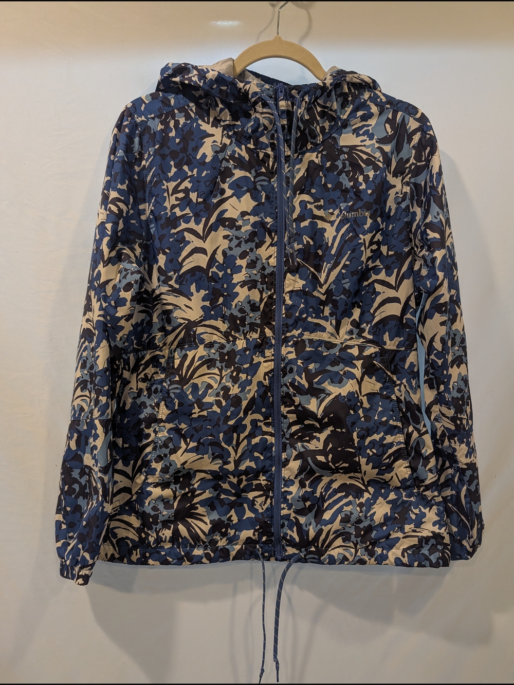 Columbia Blue and Cream Floral Hooded Rain Windbreaker Jacket‎ Travel packable